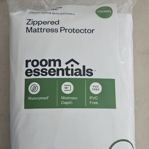 Room Essentials White Waterproof Mattress Cover